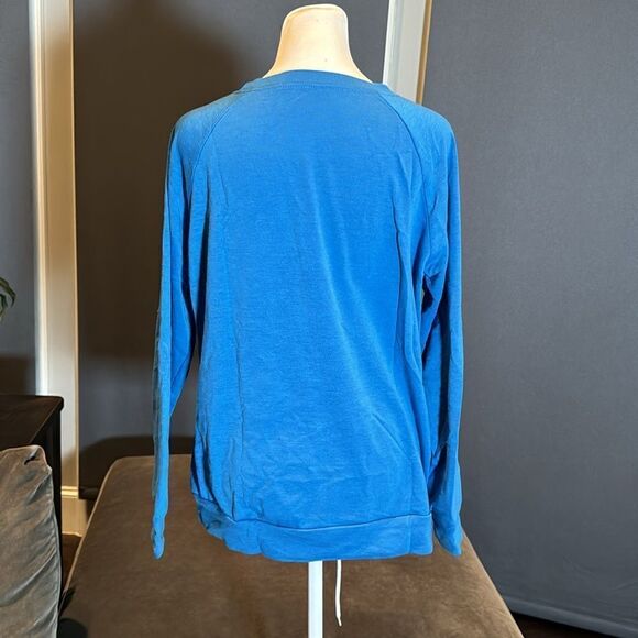 Women’s Blue Yellowstone Long Sleeve Round Neck Lightweight Sweater Size L NWOT - Picture 4 of 8